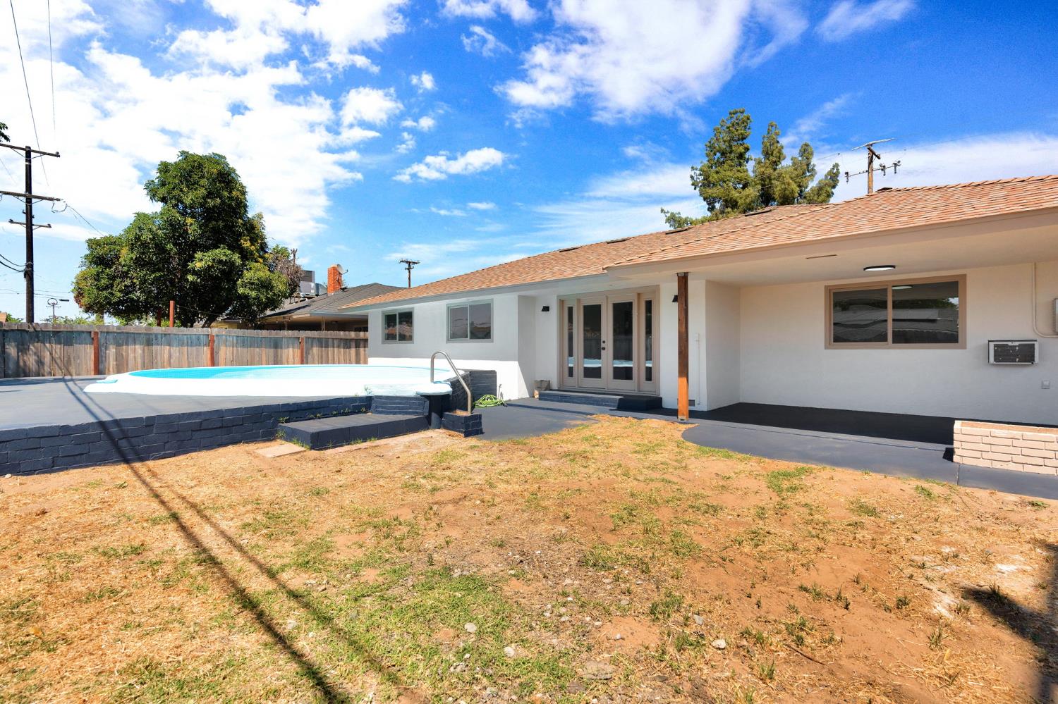 3853 N Millbrook Ave, Fresno, CA 93726