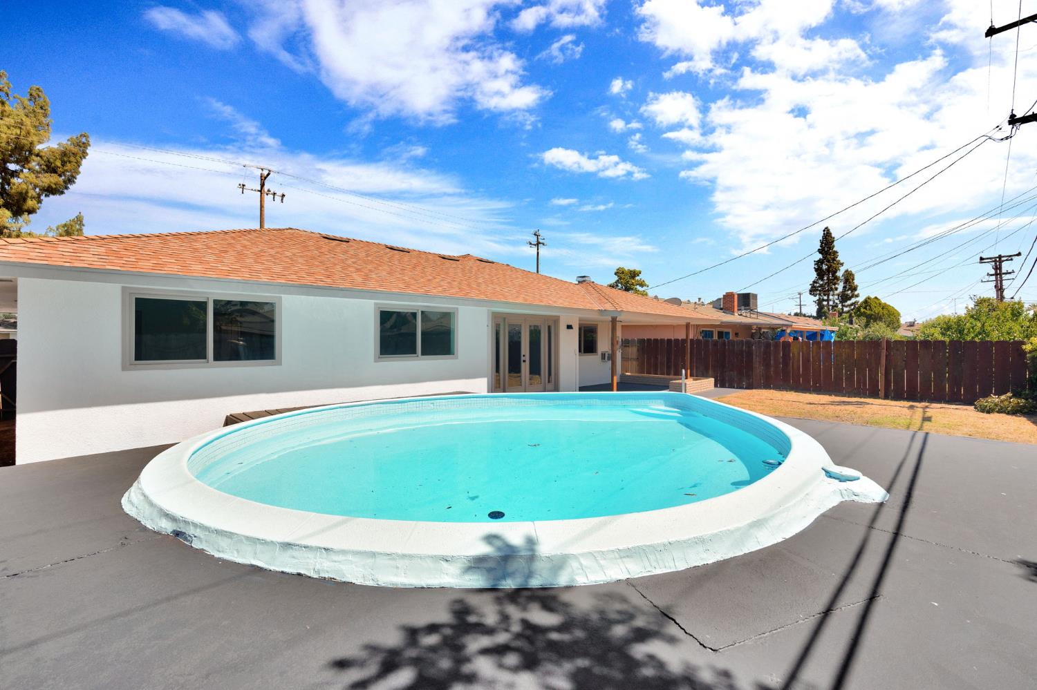 3853 N Millbrook Ave, Fresno, CA 93726