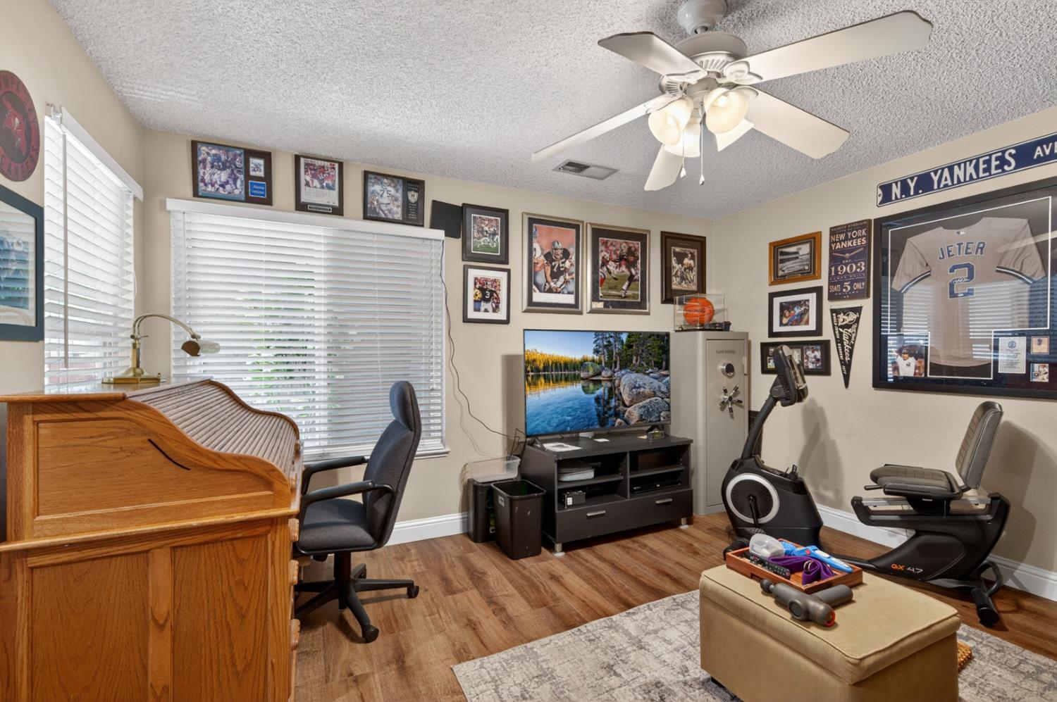 997 Pistachio Ave, Clovis, CA 93611