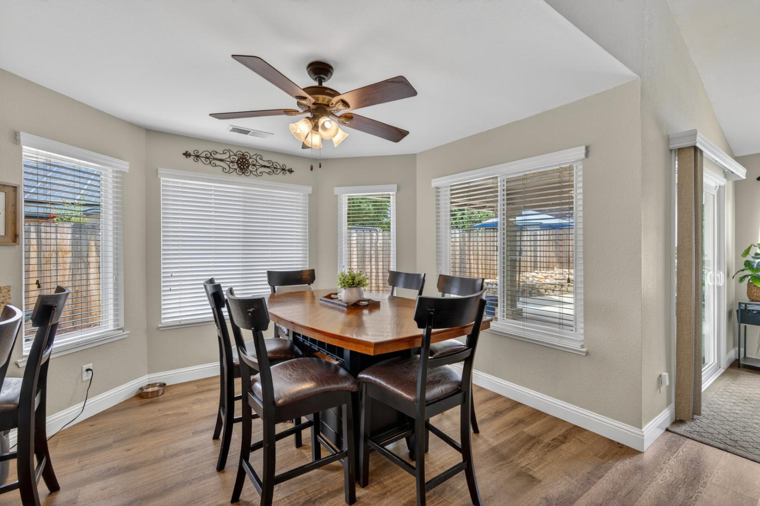 997 Pistachio Ave, Clovis, CA 93611