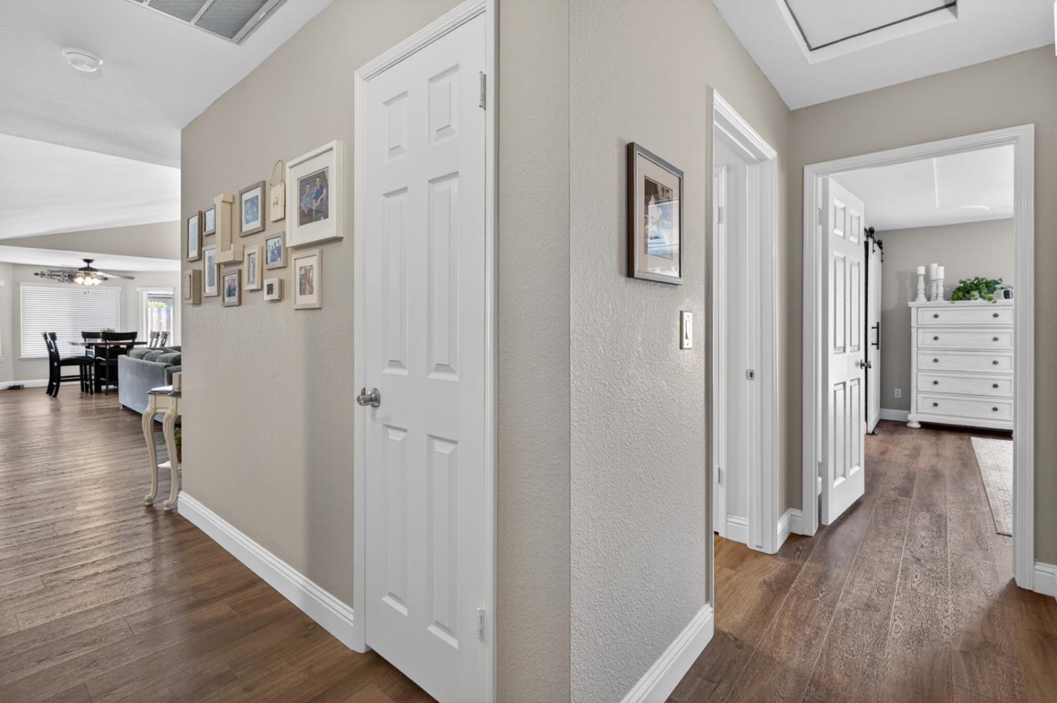 997 Pistachio Ave, Clovis, CA 93611