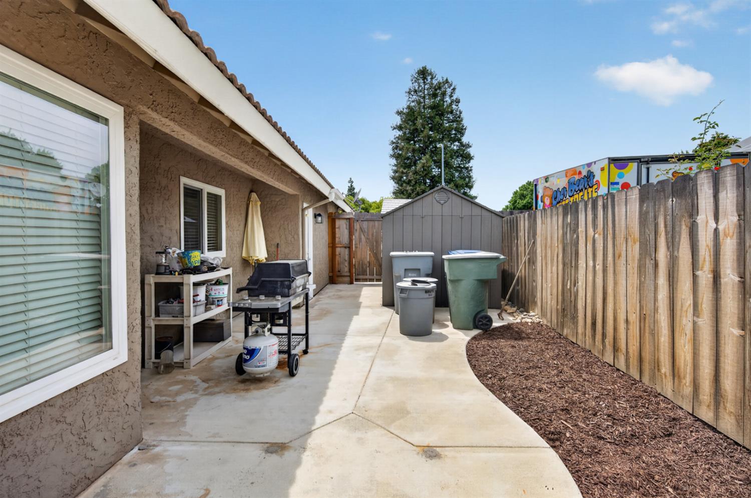997 Pistachio Ave, Clovis, CA 93611
