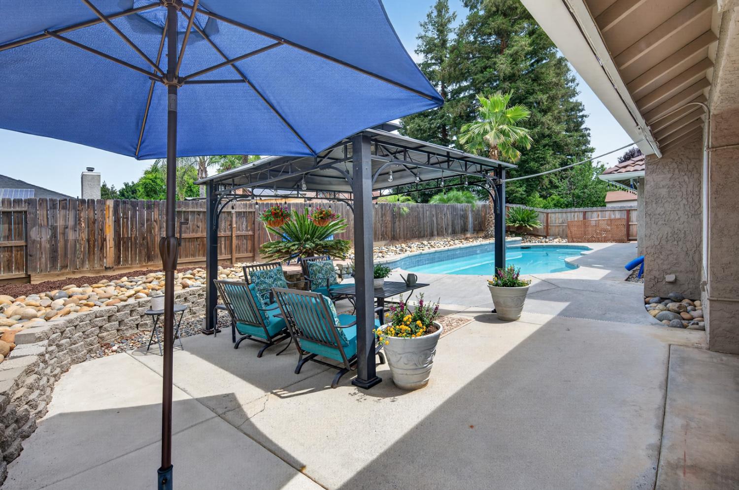 997 Pistachio Ave, Clovis, CA 93611