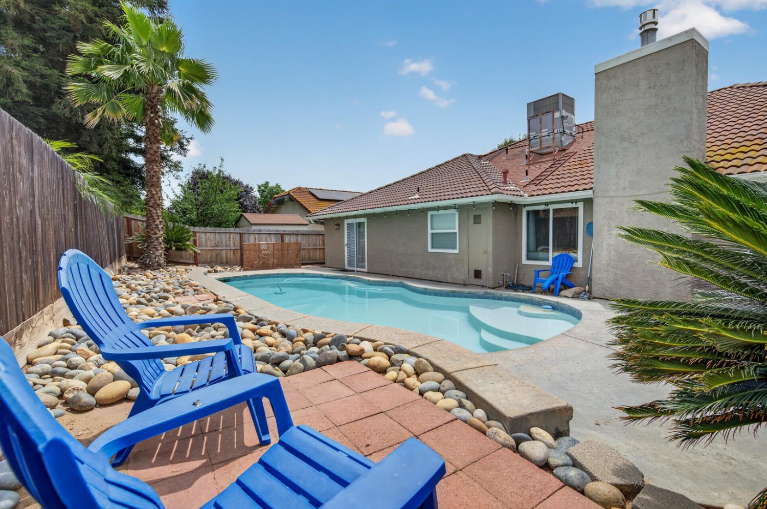 997 Pistachio Ave, Clovis, CA 93611