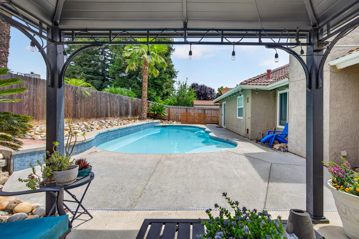 997 Pistachio Ave, Clovis, CA 93611