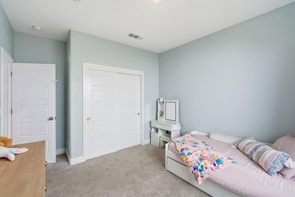 5836 E Pitt Ave, Fresno, CA 93727