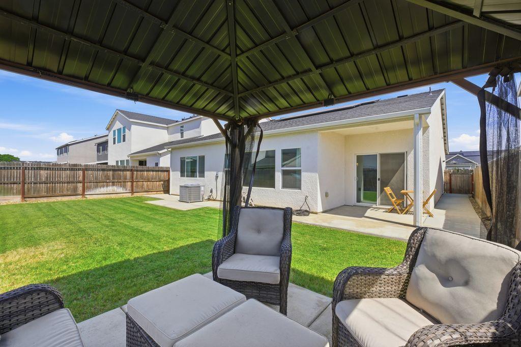 5836 E Pitt Ave, Fresno, CA 93727