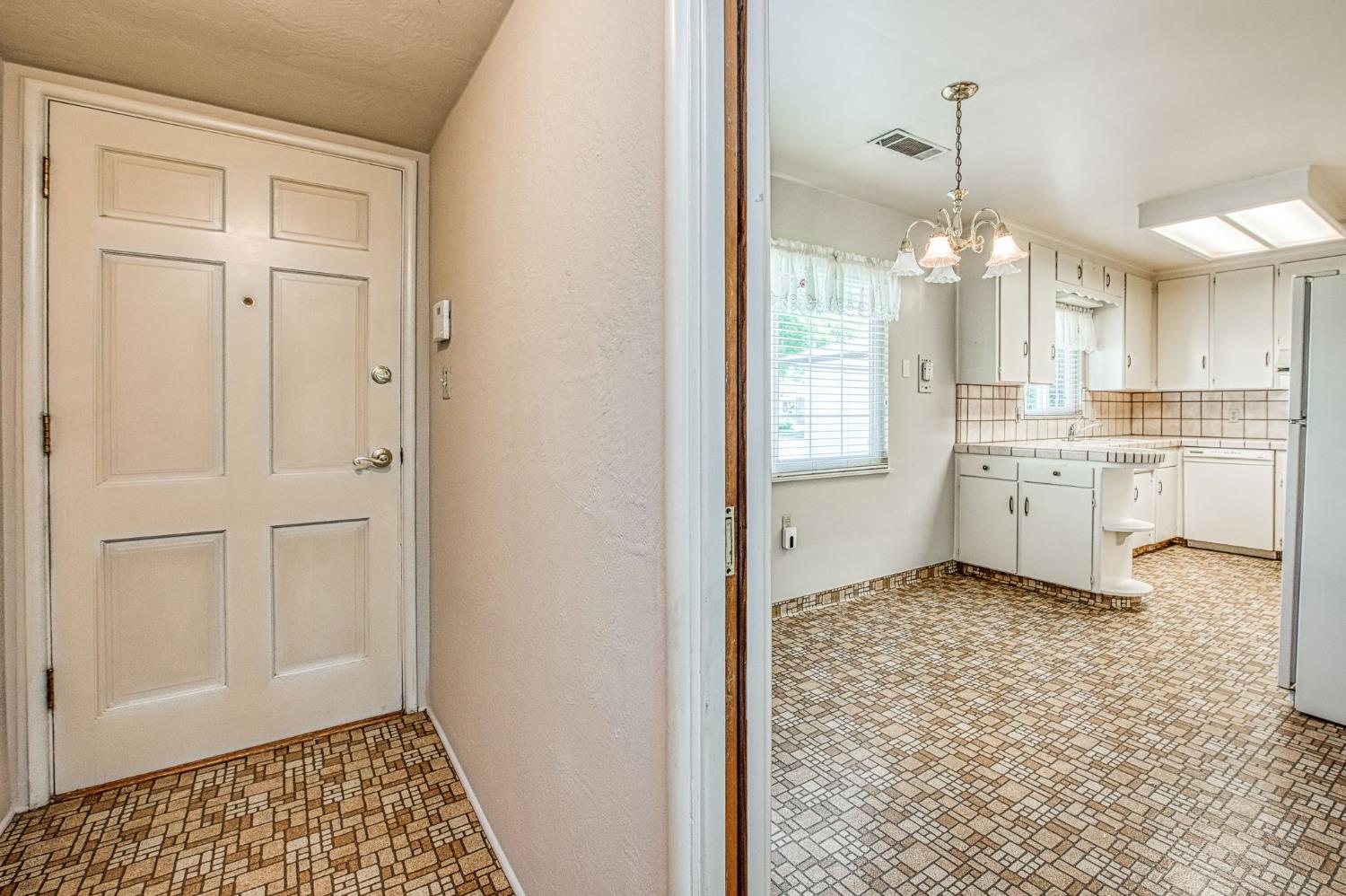 3544 E Indianapolis Ave, Fresno, CA 93726