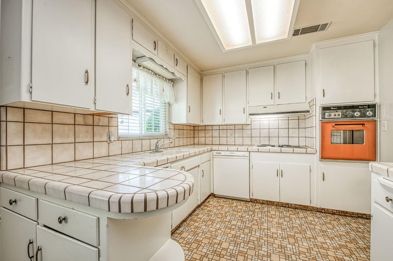 3544 E Indianapolis Ave, Fresno, CA 93726