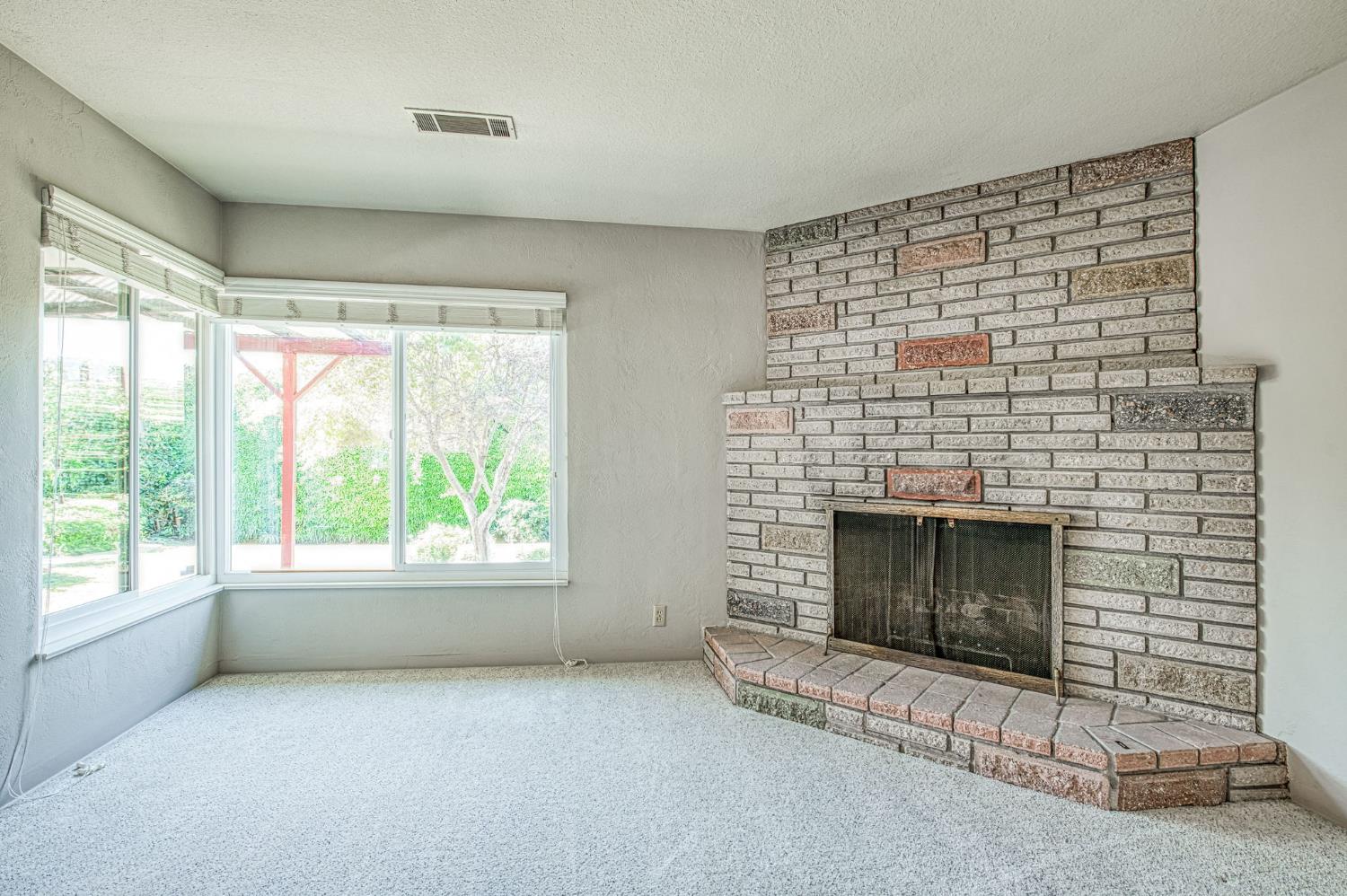 3544 E Indianapolis Ave, Fresno, CA 93726
