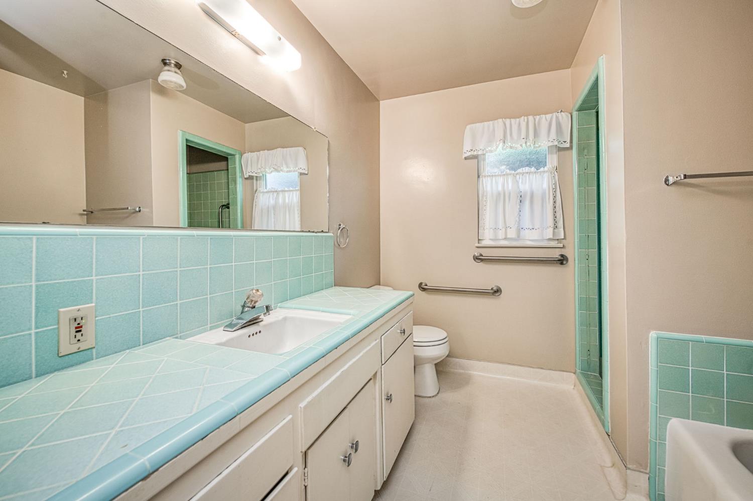 3544 E Indianapolis Ave, Fresno, CA 93726