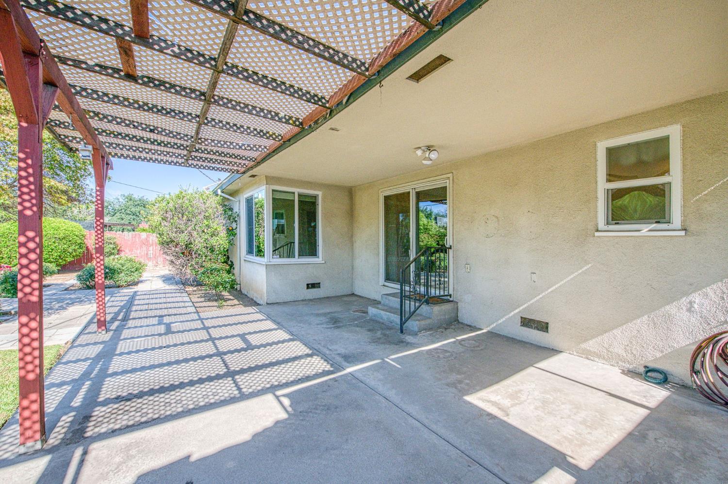 3544 E Indianapolis Ave, Fresno, CA 93726