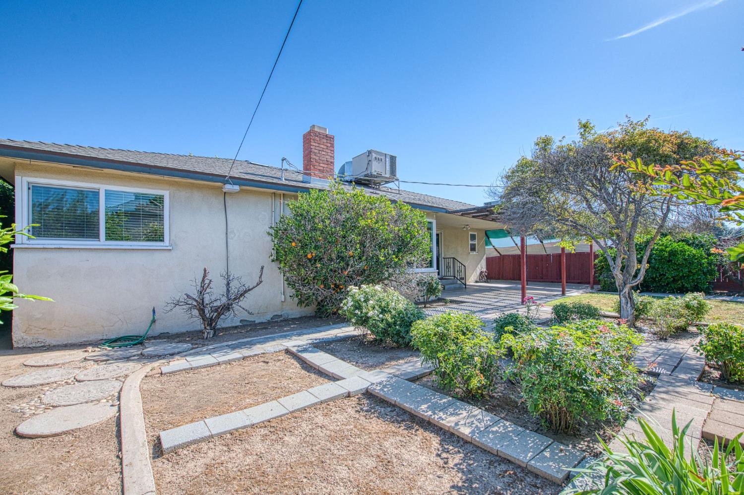 3544 E Indianapolis Ave, Fresno, CA 93726