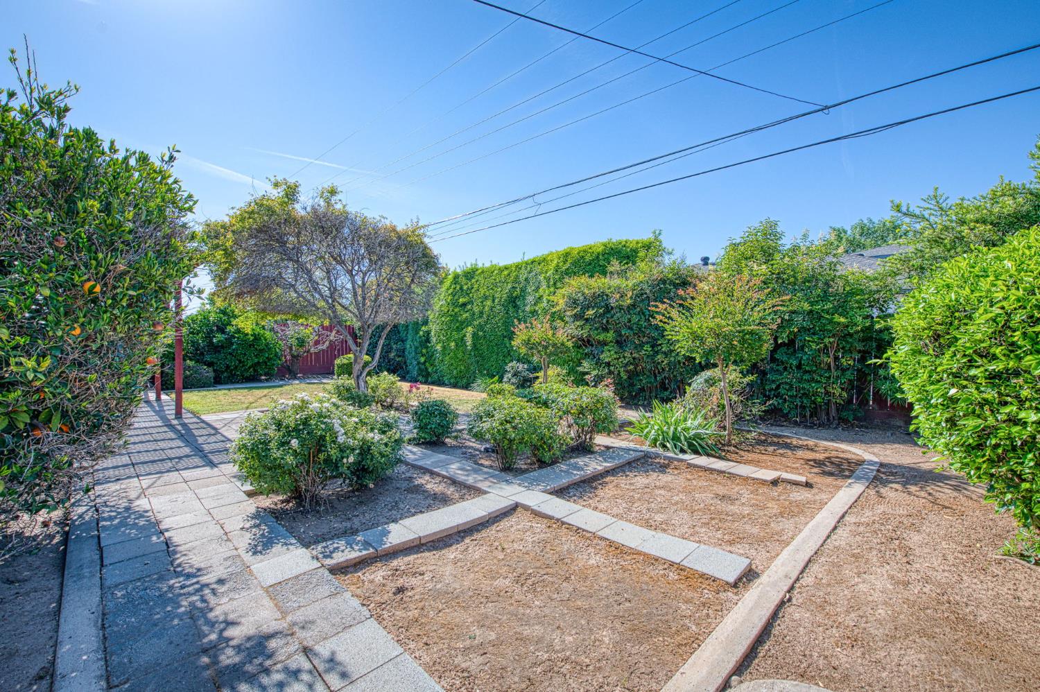 3544 E Indianapolis Ave, Fresno, CA 93726