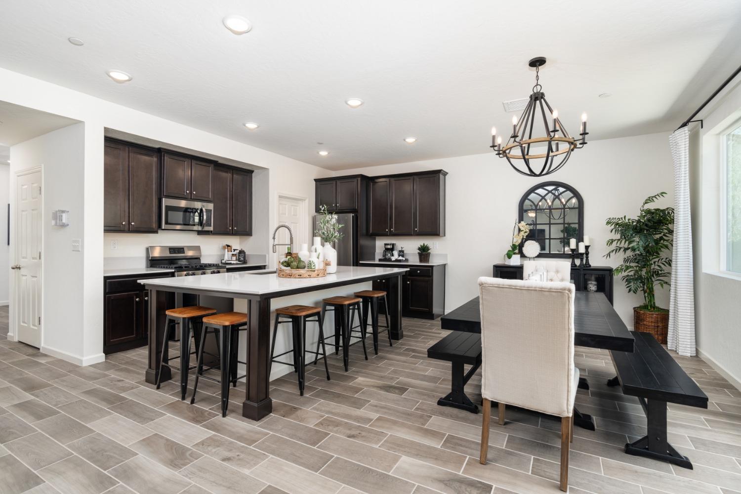 1942 N Arroyo Ave, Fresno, CA 93727