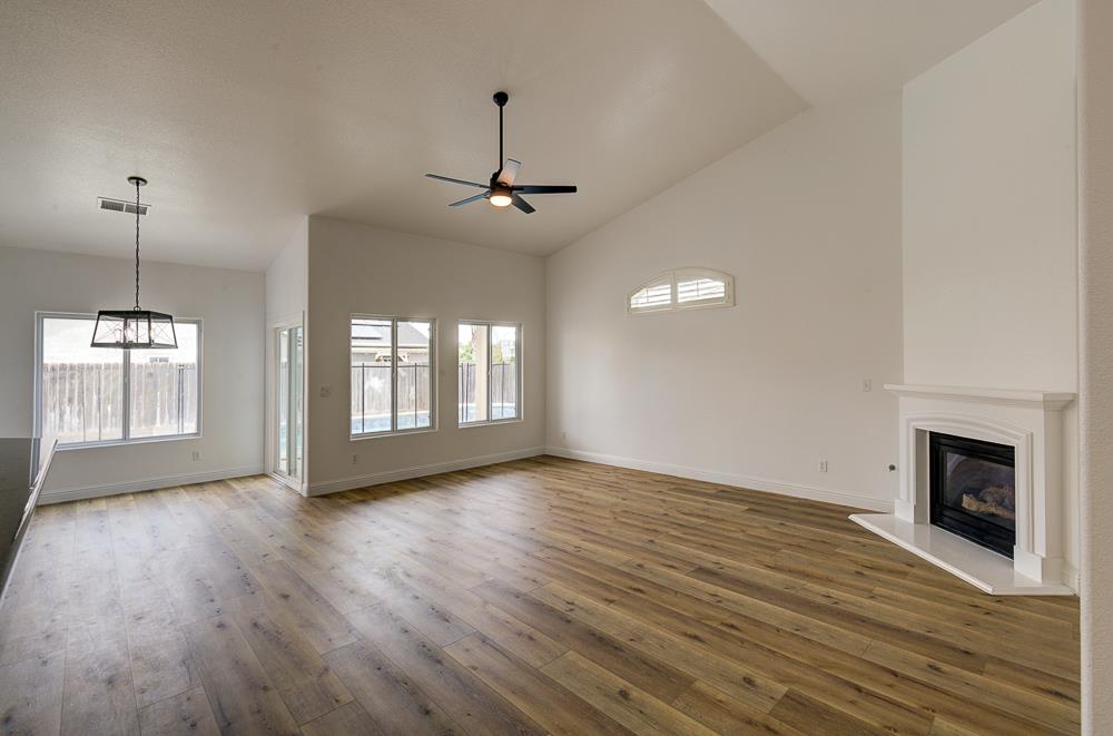 5048 W Brown Ave, Fresno, CA 93722