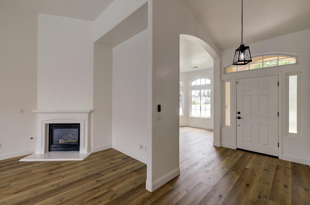 5048 W Brown Ave, Fresno, CA 93722