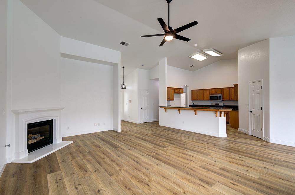 5048 W Brown Ave, Fresno, CA 93722