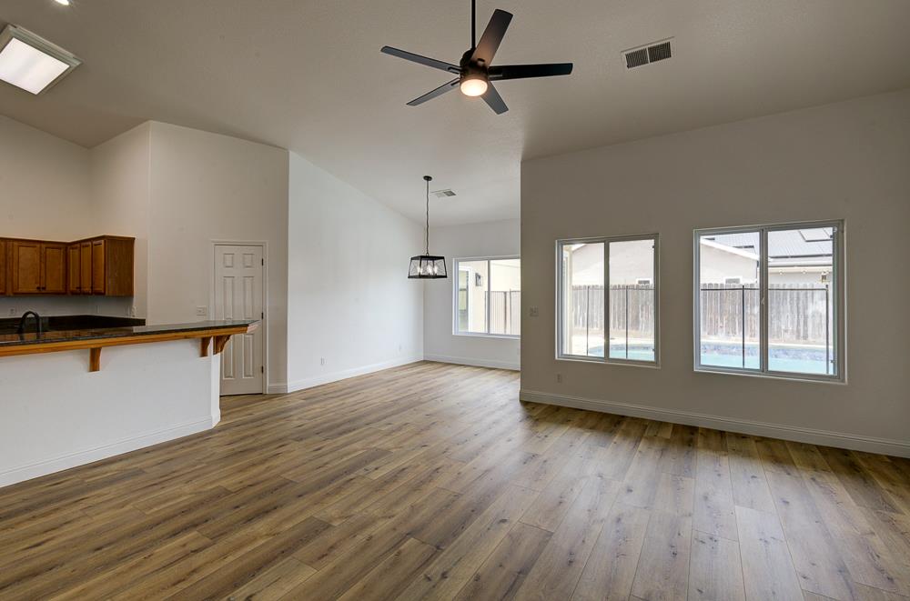 5048 W Brown Ave, Fresno, CA 93722