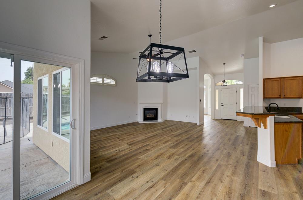 5048 W Brown Ave, Fresno, CA 93722