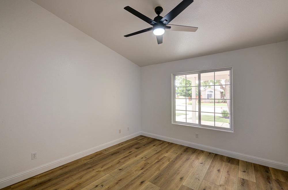5048 W Brown Ave, Fresno, CA 93722