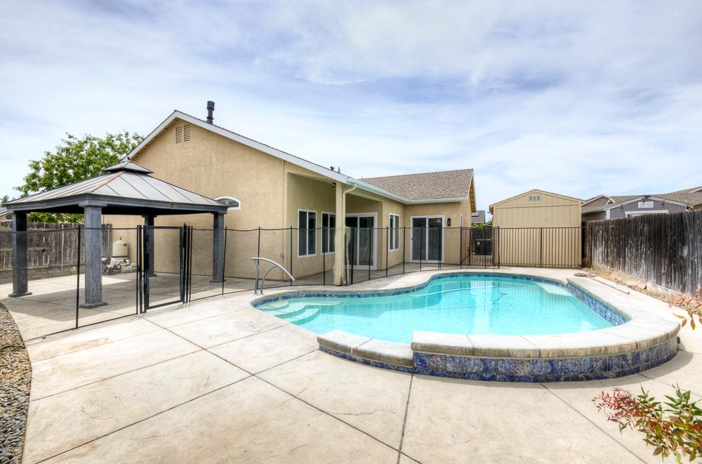 5048 W Brown Ave, Fresno, CA 93722