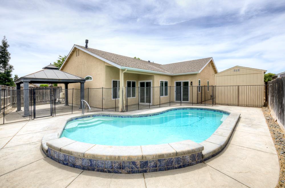 5048 W Brown Ave, Fresno, CA 93722