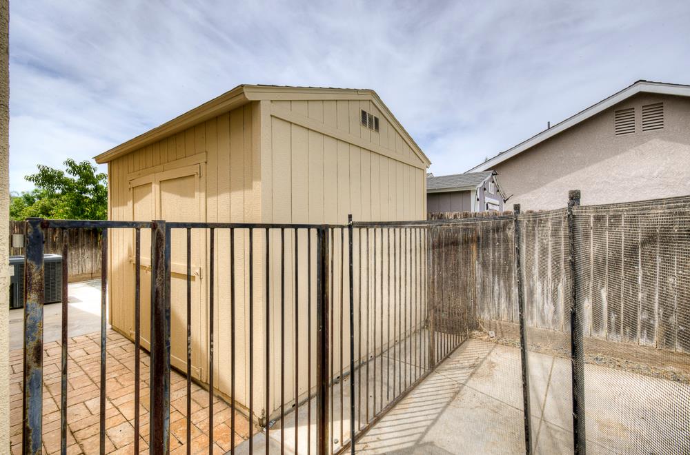 5048 W Brown Ave, Fresno, CA 93722