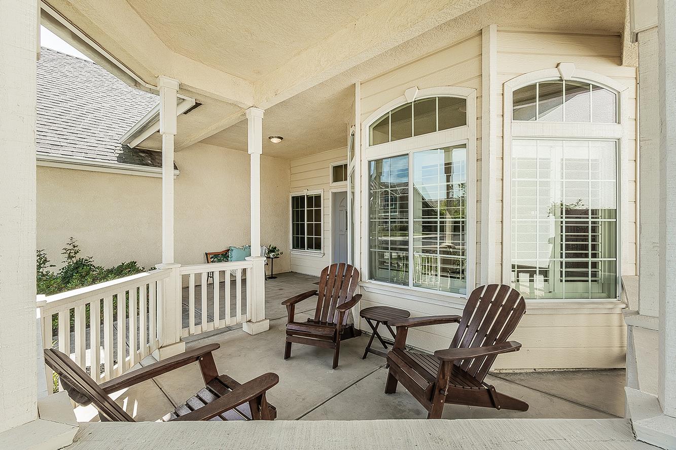 594 Loyola Ave, Clovis, CA 93619
