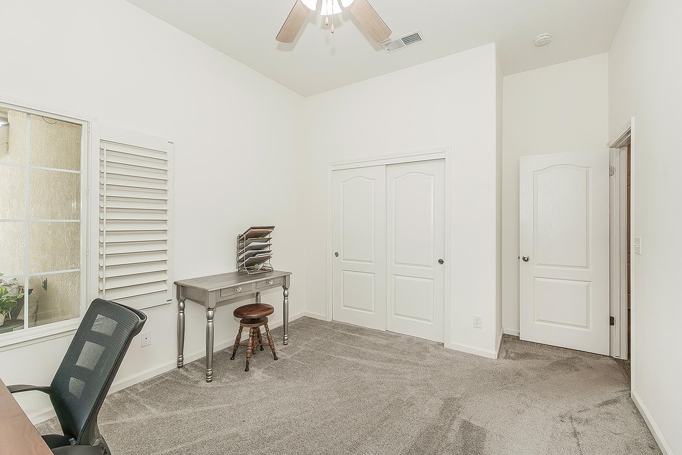 594 Loyola Ave, Clovis, CA 93619