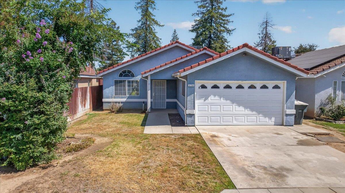 5754 W Tenaya Ave, Fresno, CA 93722