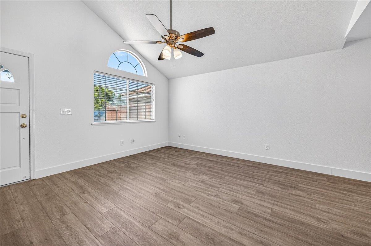 5754 W Tenaya Ave, Fresno, CA 93722