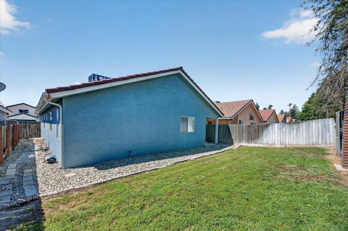 5754 W Tenaya Ave, Fresno, CA 93722