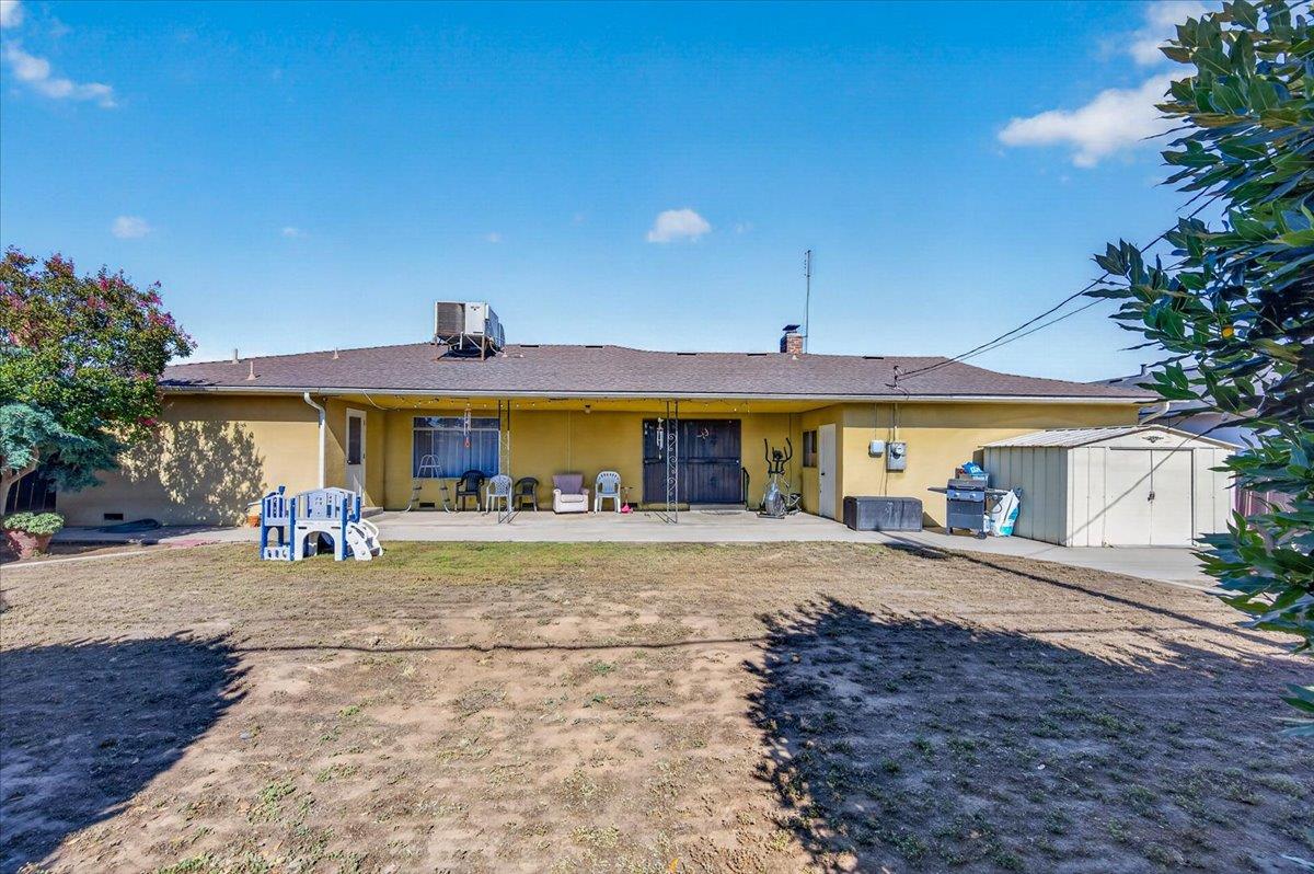 5521 N Callisch Ave, Fresno, CA 93710