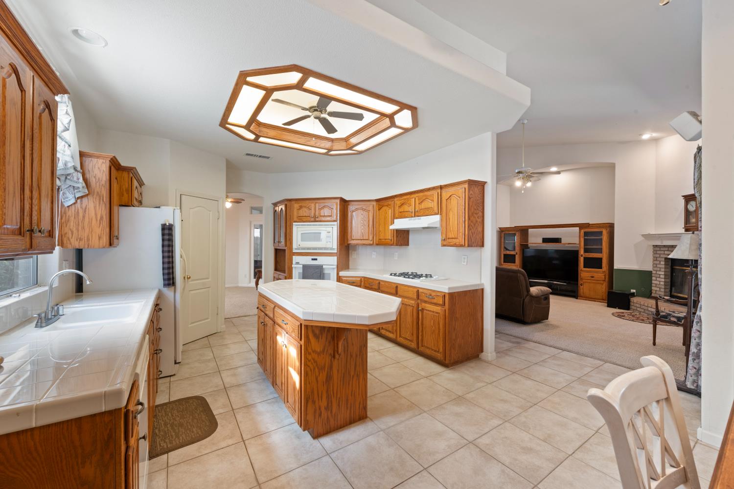 2693 E Lester Ave, Fresno, CA 93720