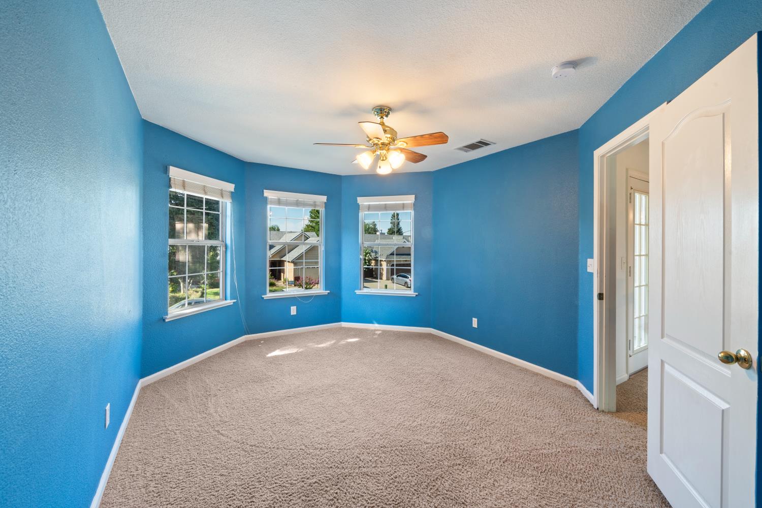 2693 E Lester Ave, Fresno, CA 93720