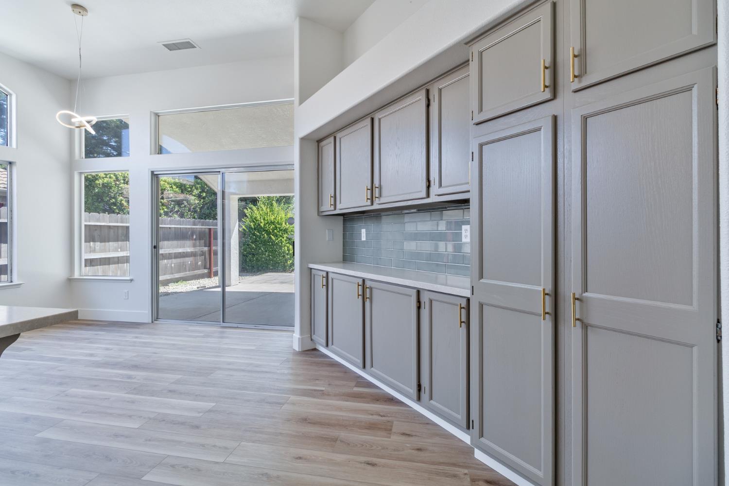 7416 N Carnegie Ave, Fresno, CA 93722