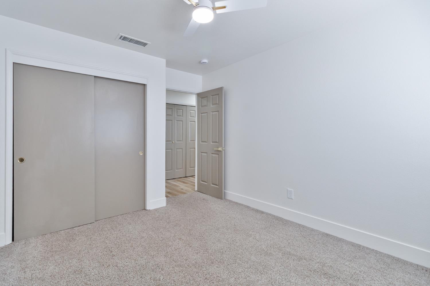 7416 N Carnegie Ave, Fresno, CA 93722