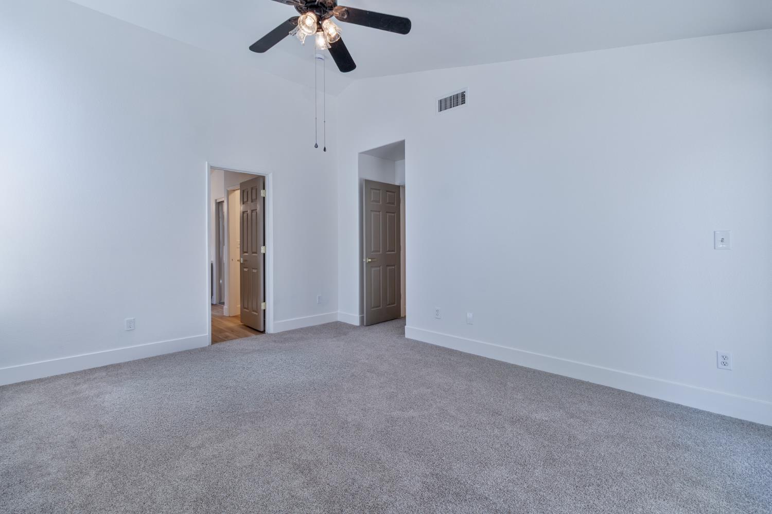 7416 N Carnegie Ave, Fresno, CA 93722