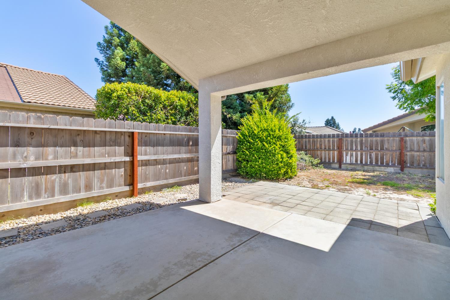 7416 N Carnegie Ave, Fresno, CA 93722