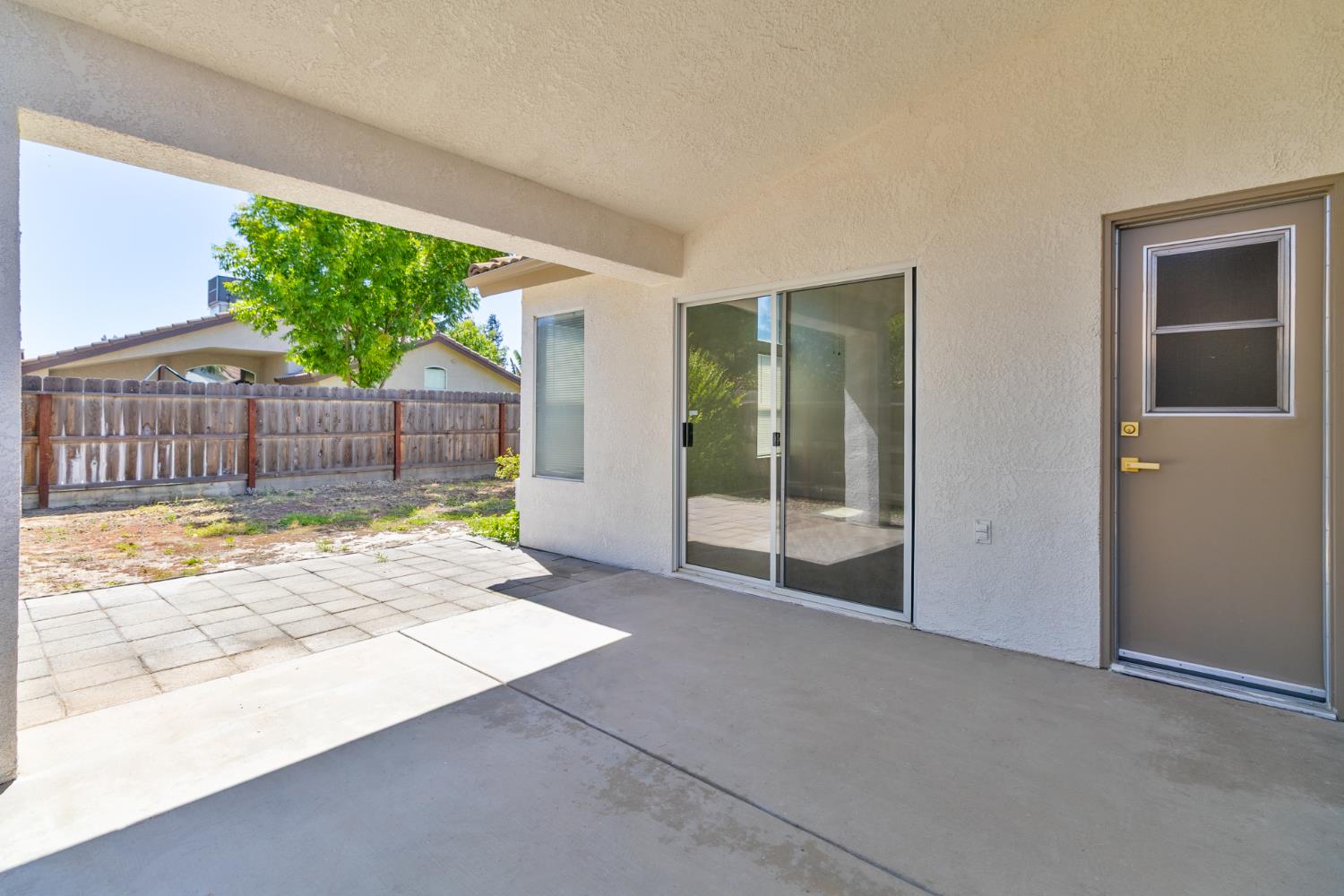 7416 N Carnegie Ave, Fresno, CA 93722