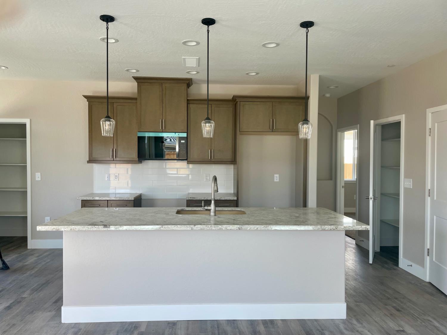 16218 West Monterey Ave, Kerman, CA 93630
