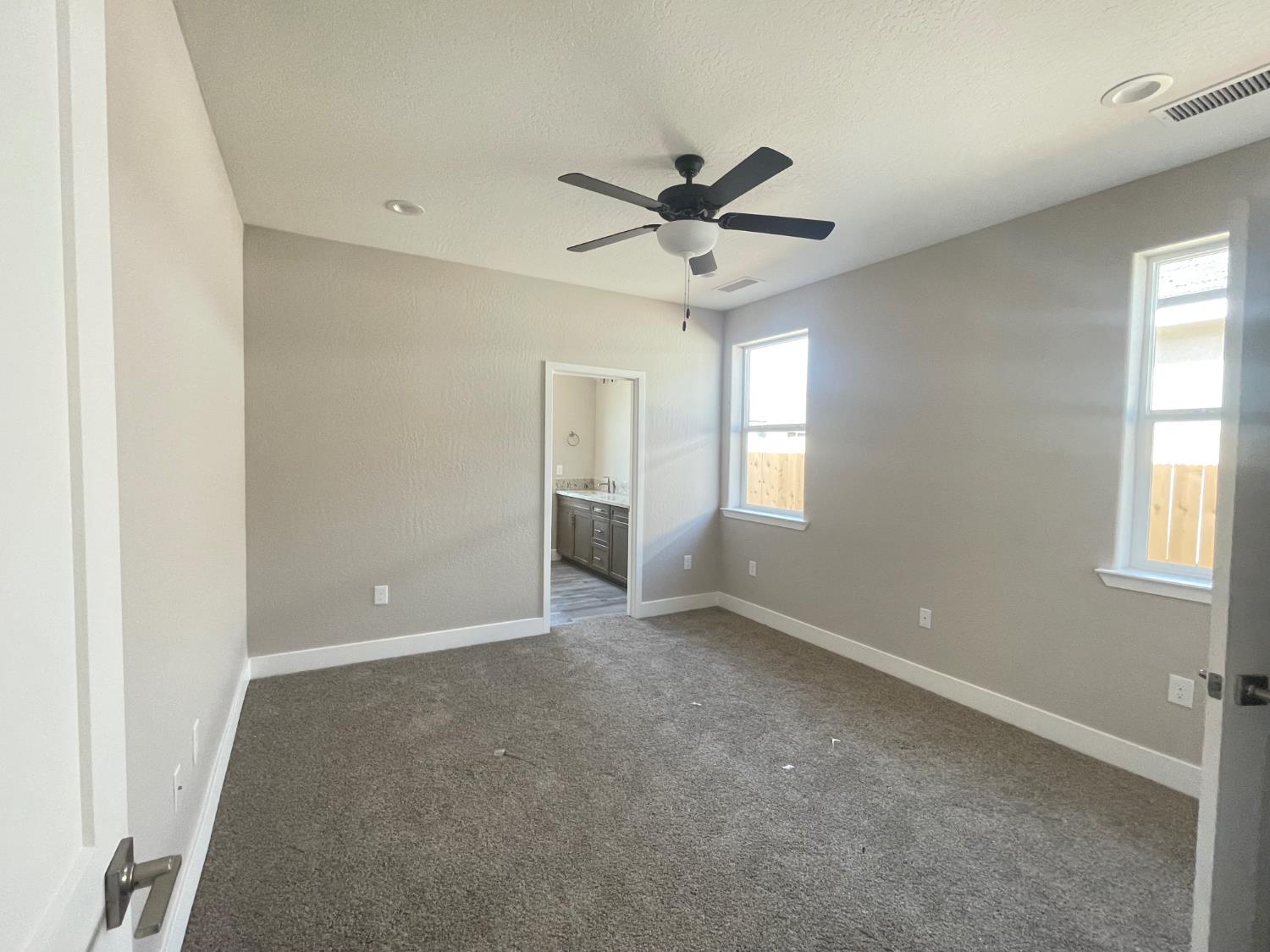 16218 West Monterey Ave, Kerman, CA 93630