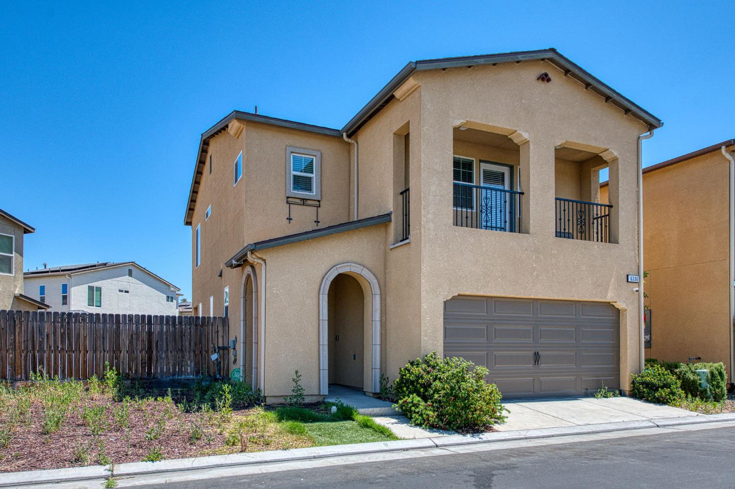 6336 N Santa Lucia Way, Fresno, CA 93722