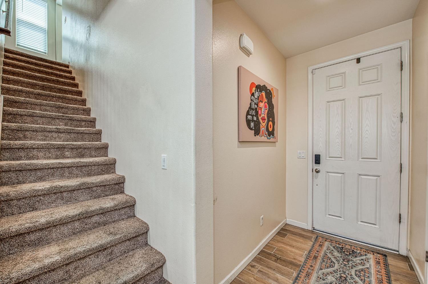 6336 N Santa Lucia Way, Fresno, CA 93722