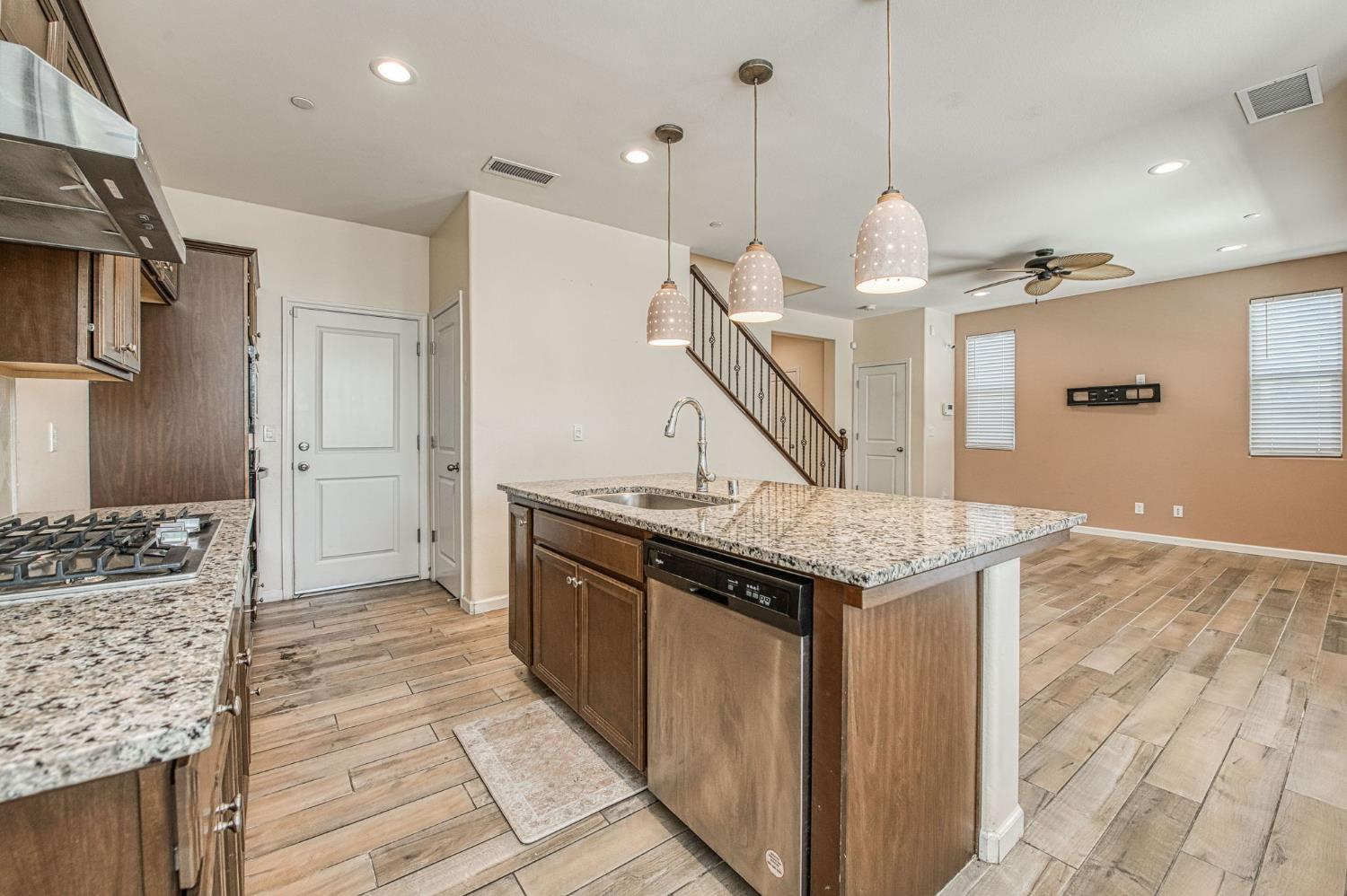 6336 N Santa Lucia Way, Fresno, CA 93722