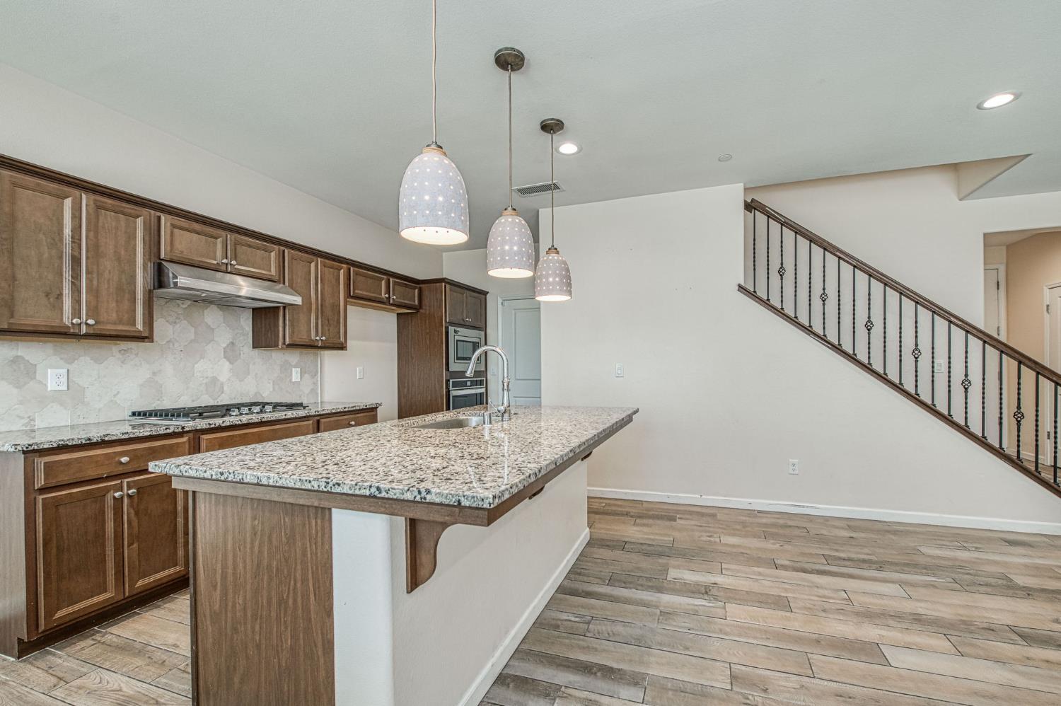 6336 N Santa Lucia Way, Fresno, CA 93722