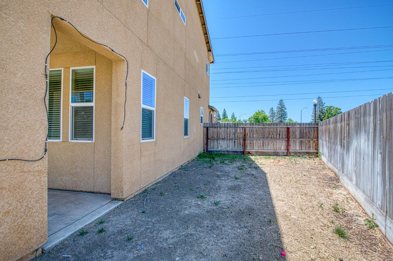 6336 N Santa Lucia Way, Fresno, CA 93722