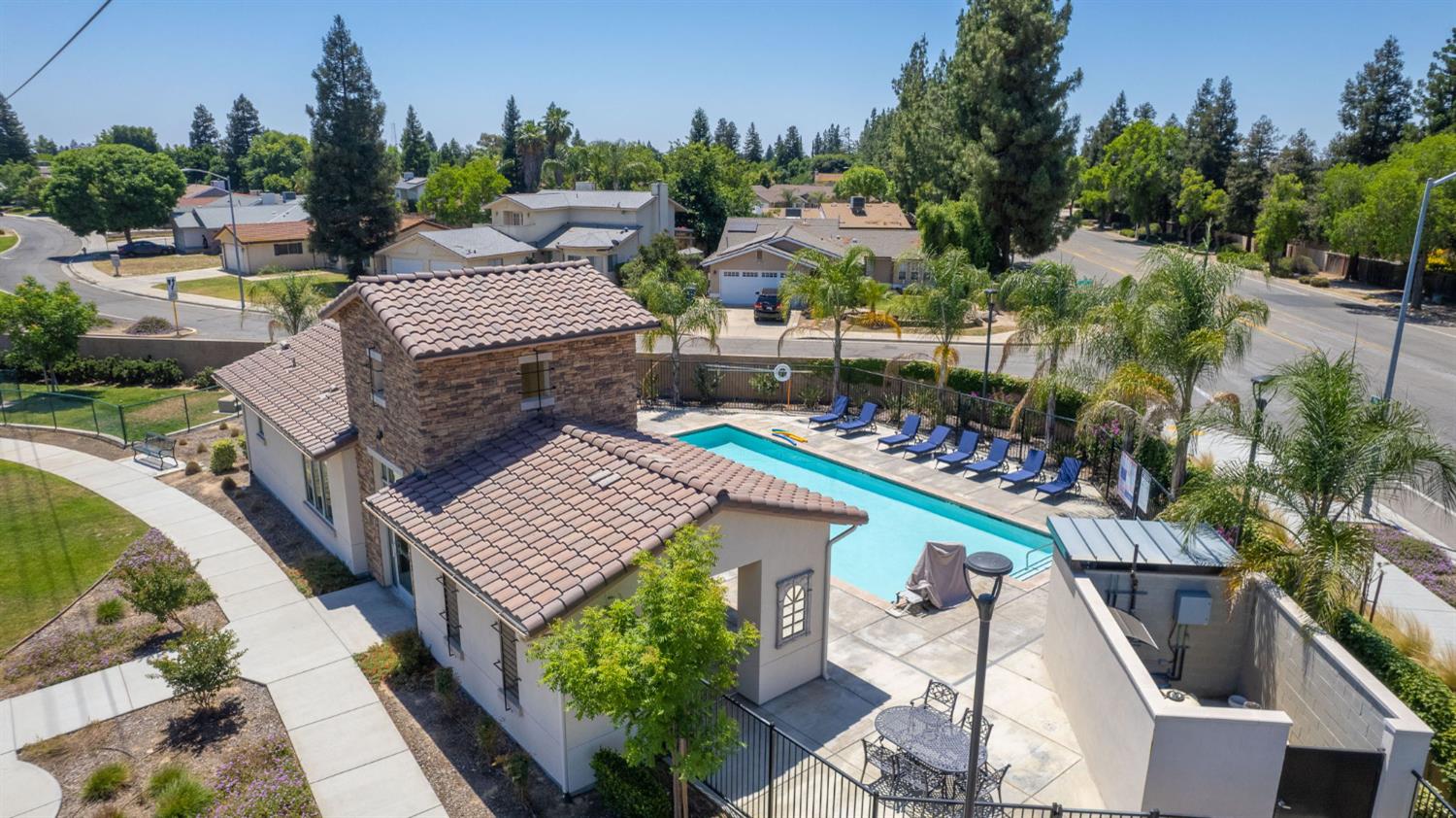 6336 N Santa Lucia Way, Fresno, CA 93722