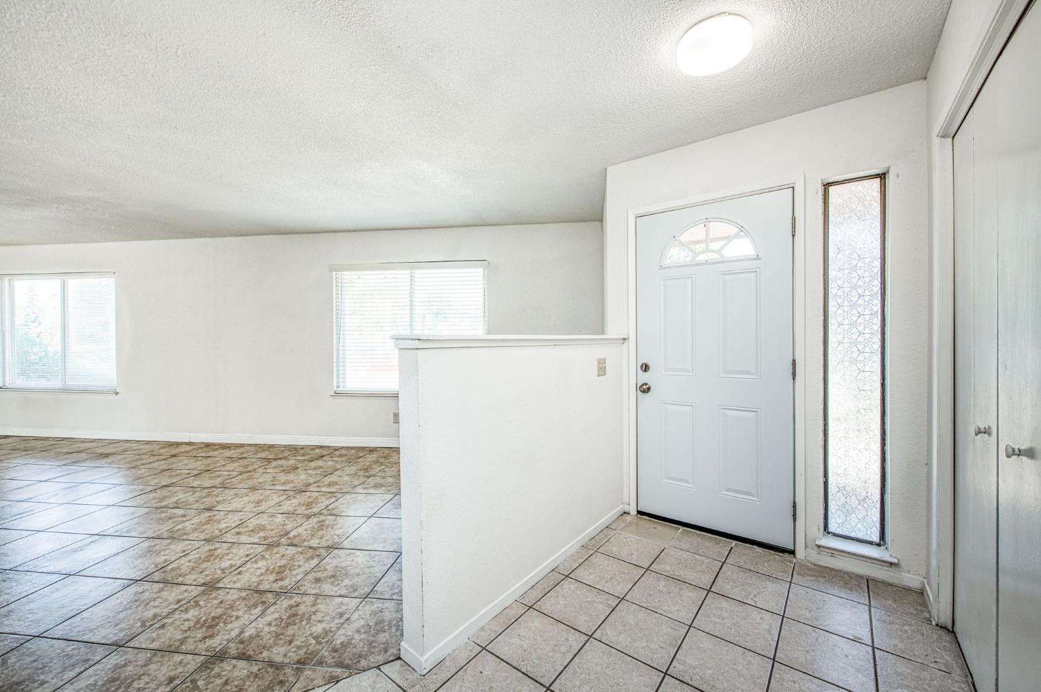 2335 W Cornell Ave, Fresno, CA 93705